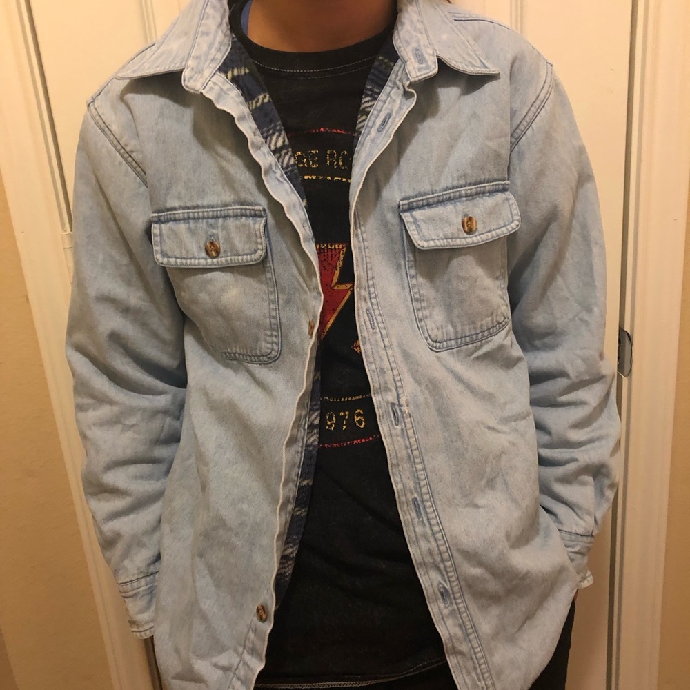 Classic light wash flannel lined jacket in a M